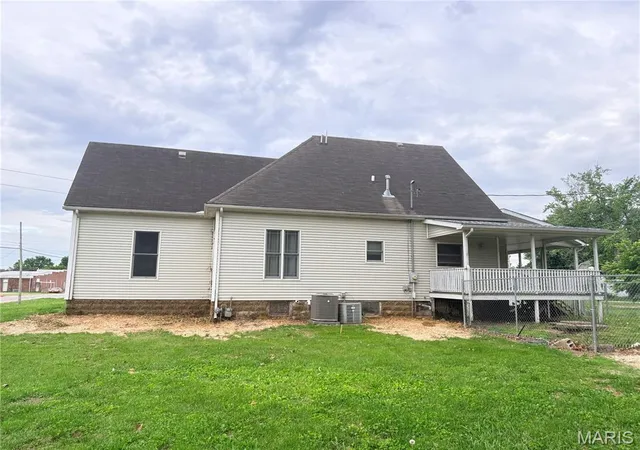 Photo 2 of Single family home for sale at 207 N Walnut, Chesterfield, IL 62630 | MLS# MIS26033186 | Listing updated on 2026-09-17