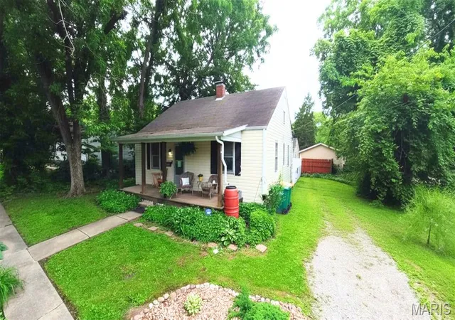 Homes for sale in Lebanon, IL | 317 Roosevelt St, Lebanon, IL 62254 | MLS# MIS26033200