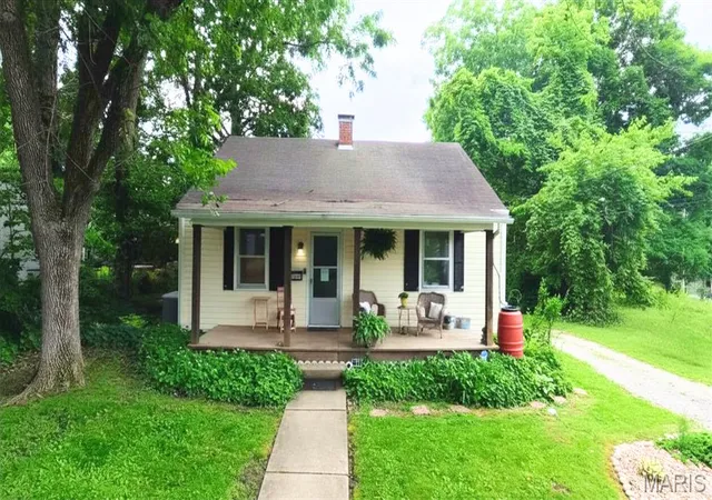 Homes for sale in Lebanon, IL | 317 Roosevelt St, Lebanon, IL 62254 | MLS# MIS26033200