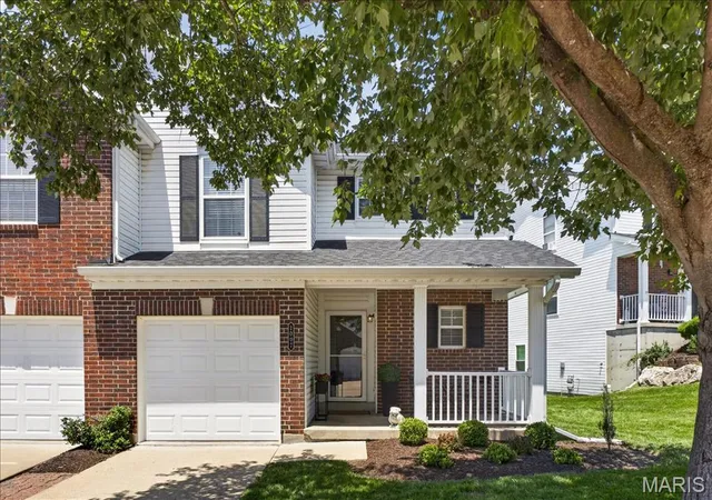 Homes for sale in Manchester, MO | 1007 Big Bend Crossing Dr, Manchester, MO 63088 | MLS# MIS26033207
