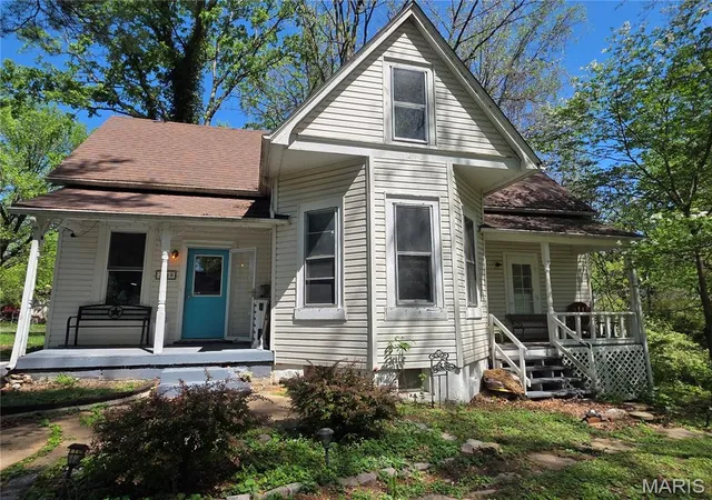 1st image of 3318 Putnam Ave, Belleville, IL 62226 | MLS# MIS26033249