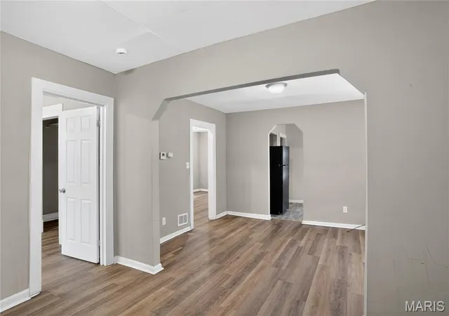 Photo 3 of Sale Pending at 8024 Cler Ave, Saint Louis, MO 63114 | MLS# MIS26033273 | Listing updated on 2026-08-28