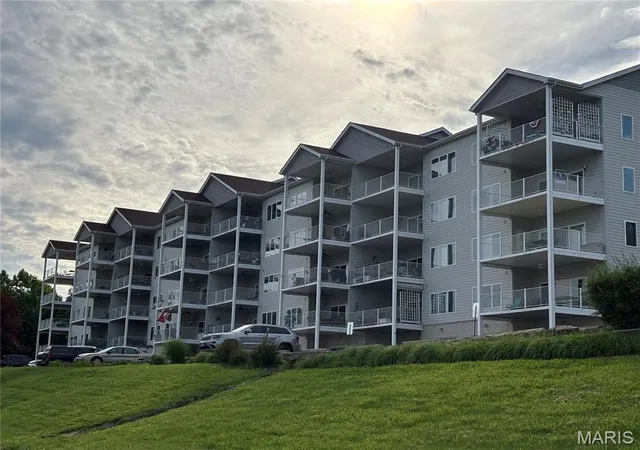 Photo 1 of Single family home for sale at 401 Timber Ridge Dr #18, Grafton, IL 62037 | MLS# MIS26033274 | Listing updated on 2026-10-22