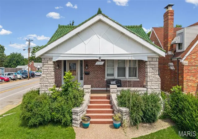 1st image of 8923 Gravois Rd, Saint Louis, MO 63123 | MLS# MIS26033287