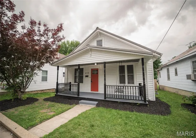 3rd image of 694 Market St, Sainte Genevieve, MO 63670 | MLS# MIS26033336
