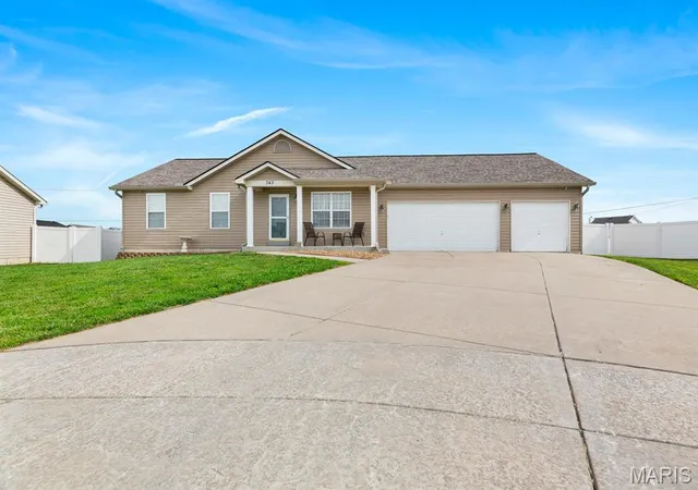 Homes for sale in Wentzville, MO | 343 Aspen Creek Dr, Wentzville, MO 63385 | MLS# MIS26033339