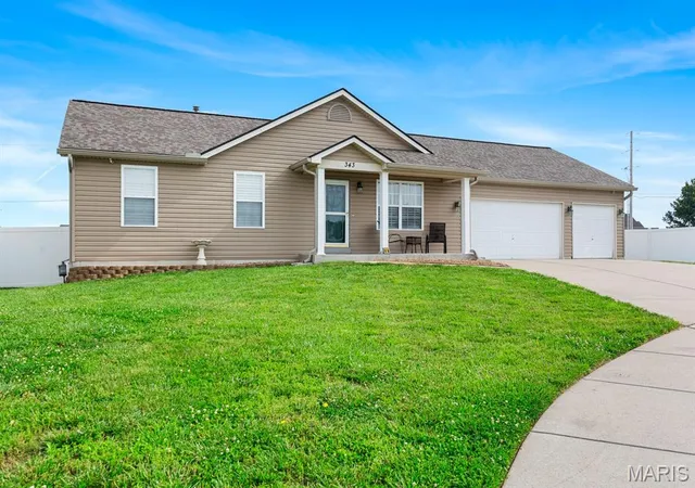 Homes for sale in Wentzville, MO | 343 Aspen Creek Dr, Wentzville, MO 63385 | MLS# MIS26033339