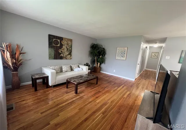 Photo 2 of Single family home for sale at 1181 Belrue Ave, Saint Louis, MO 63130 | MLS# MIS26033341 | Listing updated on 2026-09-02