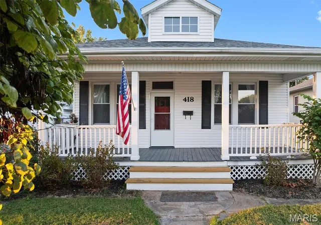 Photo 1 of Single family home for sale at 418 E Adams St, O Fallon, IL 62269 | MLS# MIS26033353 | Listing updated on 2026-10-05