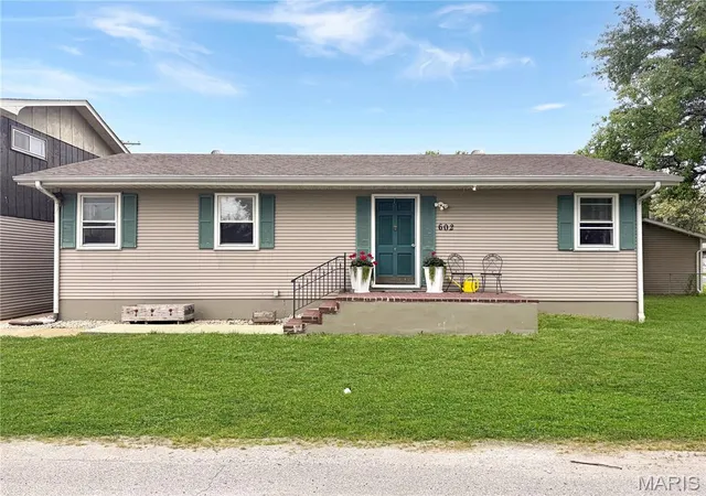 1st image of 602 Illinois Ave, Dupo, IL 62239 | MLS# MIS26033362
