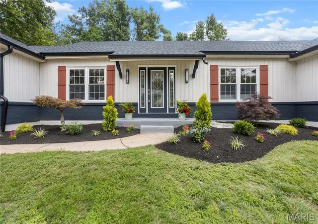 3rd image of 394 Branchport Dr, Chesterfield, MO 63017 | MLS# MIS26033374