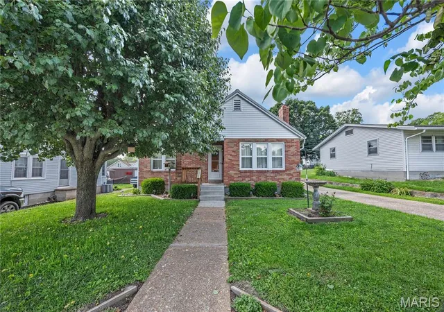 Homes for sale in Hermann, MO | 428 W 9th St, Hermann, MO 65041 | MLS# MIS26033376