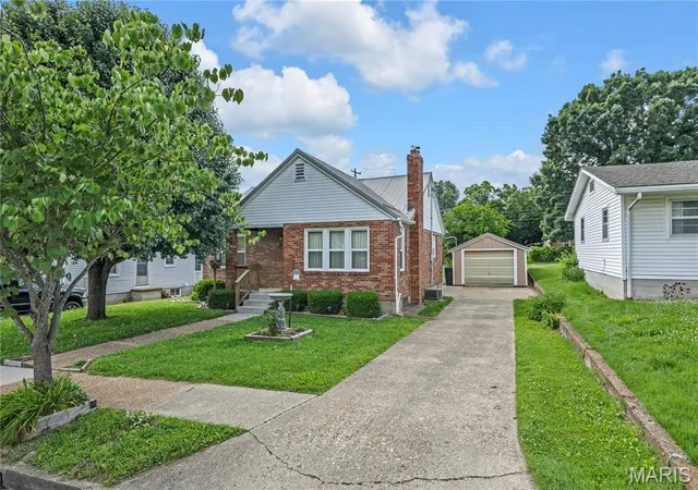 Homes for sale in Hermann, MO | 428 W 9Th St, Hermann, MO 65041 | MLS# MIS26033376