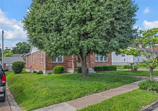 Homes for sale in Hermann, MO | 428 W 9Th St, Hermann, MO 65041 | MLS# MIS26033376