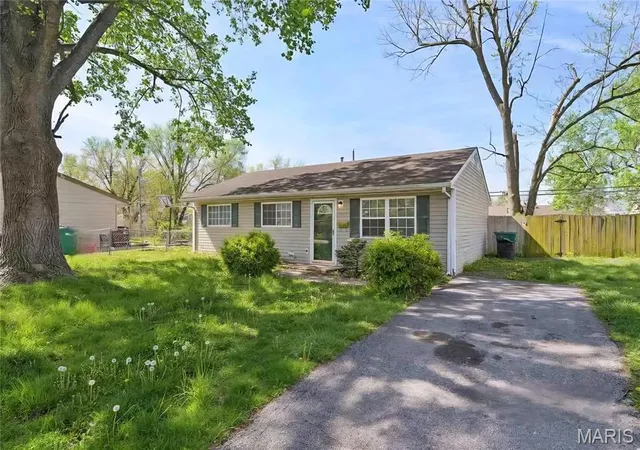 Homes for sale in Cahokia, IL | 1604 Parklane Dr, Cahokia, IL 62206 | MLS# MIS26033381