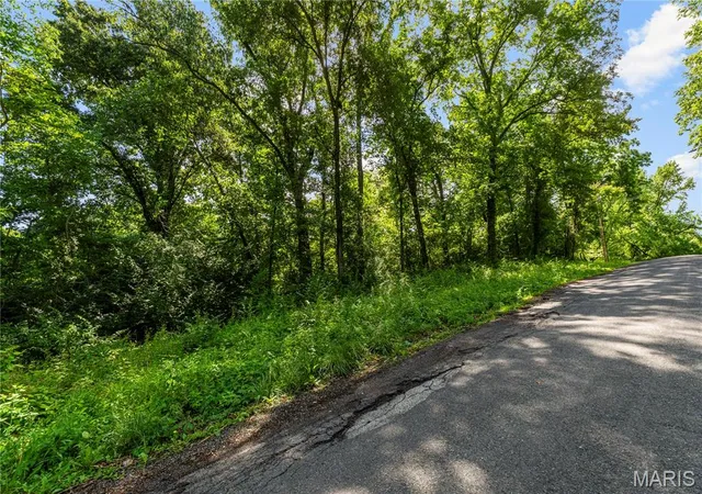 2nd image of 0 Highview Ct, Belleville, IL 62223 | MLS# MIS26033396