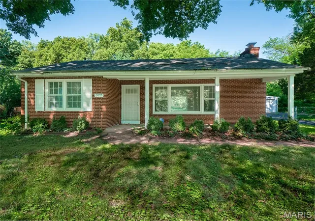 Homes for sale in St Louis, MO | 377 N Schlueter Ave, St Louis, MO 63135 | MLS# MIS26033426