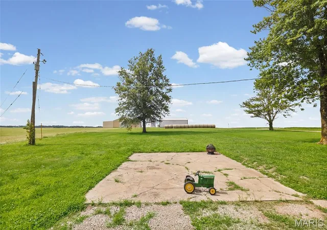 Homes for sale in Pinckneyville, IL | 3914 New Church Rd, Pinckneyville, IL 62274 | MLS# MIS26033429