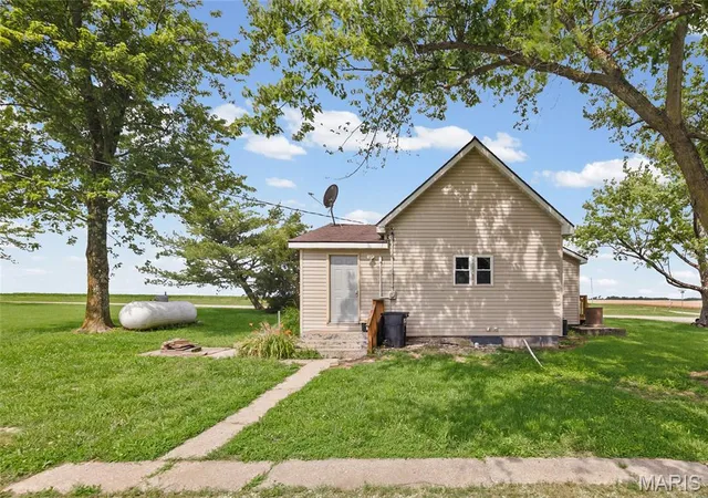 Homes for sale in Pinckneyville, IL | 3914 New Church Rd, Pinckneyville, IL 62274 | MLS# MIS26033429
