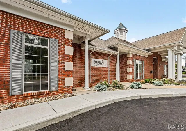 2nd image of 29 Kassebaum Ln, St Louis, MO 63129