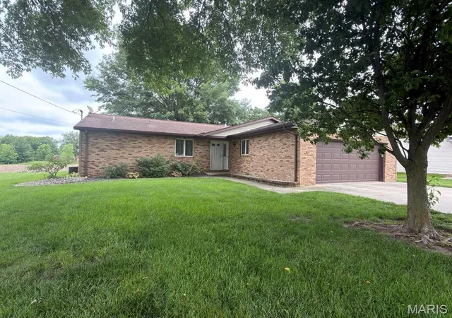 Homes for sale in Aviston, IL | 499 S Cleveland St, Aviston, IL 62216 | MLS# MIS26033471