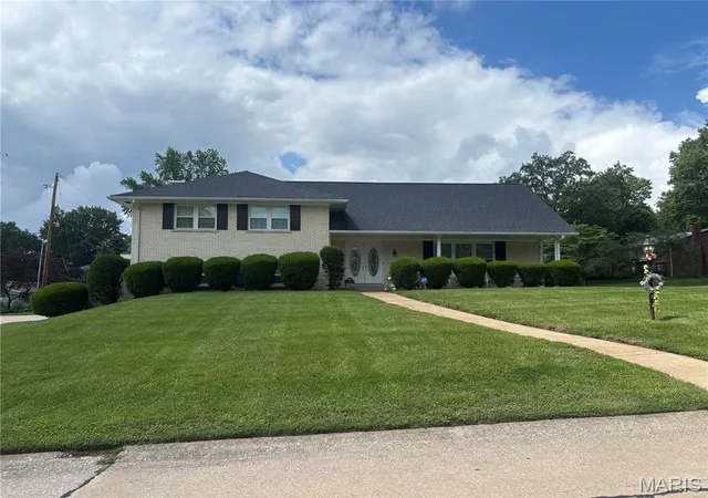 image of 33 Fawnlily Dr, Belleville, IL 62221 | MLS# MIS26033474