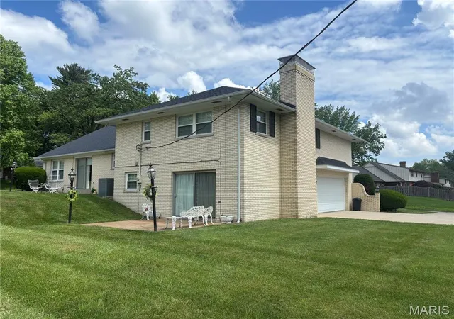 image of 33 Fawnlily Dr, Belleville, IL 62221 | MLS# MIS26033474