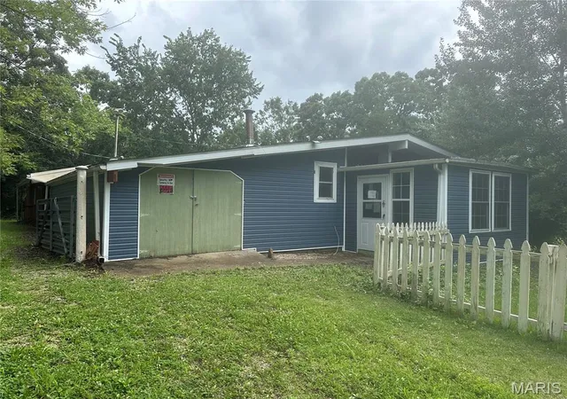Homes for sale in Cuba, MO | 28 Indian Hills Dr, Cuba, MO 65453 | MLS# MIS26033493