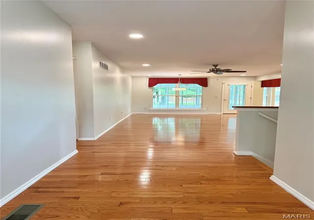 2nd image of 633 Lind Rd, Saint Louis, MO 63125 | MLS# MIS26033511