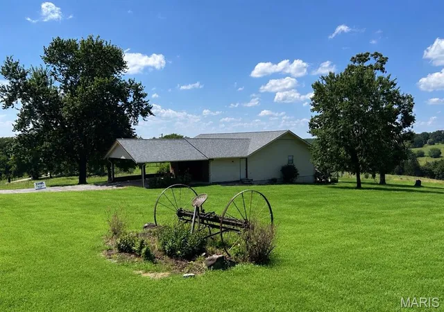 3rd image of 13216 Christopher Dr, Rolla, MO 65401 | MLS# MIS26033526