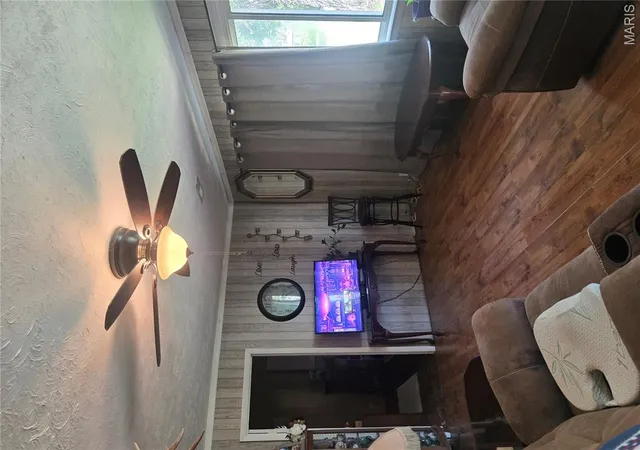 Photo 3 of Single family home for sale at 214 Oak St, Farmington, MO 63640 | MLS# MIS26033557 | Listing updated on 2026-08-26