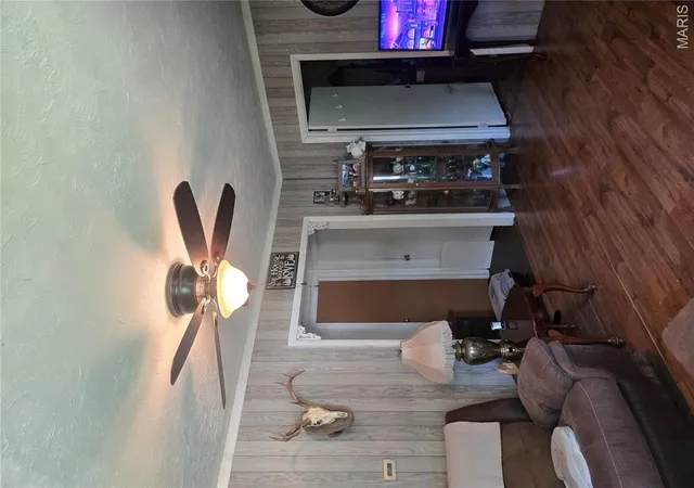 Photo 4 of Single family home for sale at 214 Oak St, Farmington, MO 63640 | MLS# MIS26033557 | Listing updated on 2026-08-26
