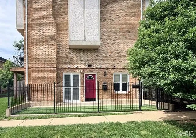 Homes for sale in Creve Coeur, MO | 1159 Rue La Ville Walk #1159, Creve Coeur, MO 63141 | MLS# MIS26033563
