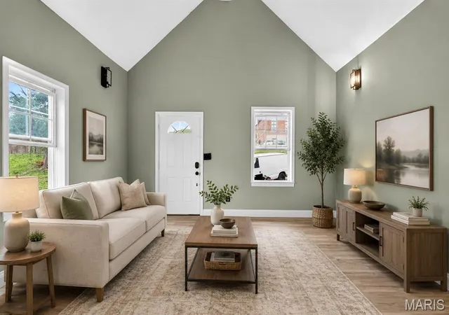 Photo 3 of Sale Pending at 1424 Sulphur Ave, Saint Louis, MO 63110 | MLS# MIS26033580 | Listing updated on 2026-10-20