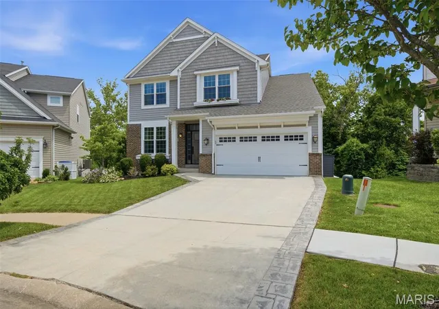 Photo 4 of Single family home for sale at 327 Madeira Ct, Saint Peters, MO 63376 | MLS# MIS26033588 | Listing updated on 2026-10-07