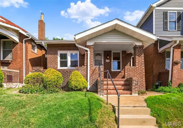 Photo 2 of Single family home for sale at 4925 Delor St, Saint Louis, MO 63109 | MLS# MIS26033608 | Listing updated on 2026-10-09