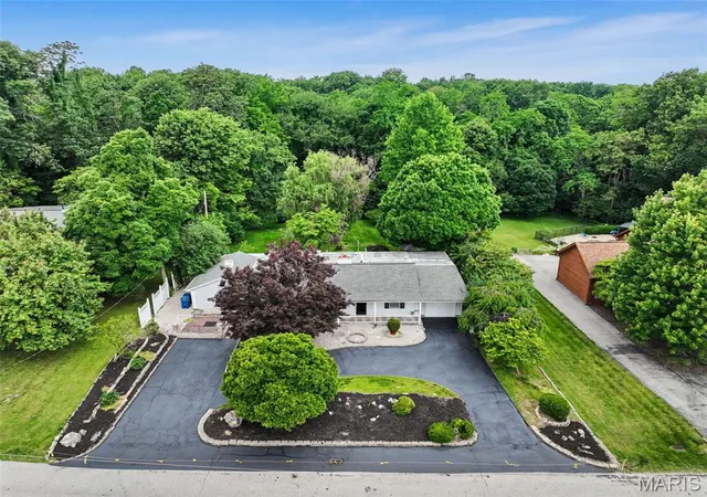 Photo 1 of Sale Pending at 55 Garden Ln, Maryland Heights, MO 63043 | MLS# MIS26033623 | Listing updated on 2026-08-08