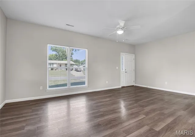 Photo 4 of Single family home for sale at 1420 Swallow Ln, Florissant, MO 63031 | MLS# MIS26033641 | Listing updated on 2026-10-16