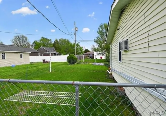 Photo 4 of Single family home for sale at 1005 S Macoupin St, Gillespie, IL 62033 | MLS# MIS26033642 | Listing updated on 2026-10-19