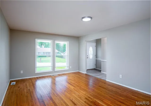 5th image of 4347 Varano Dr, Florissant, MO 63033 | MLS# MIS26033643
