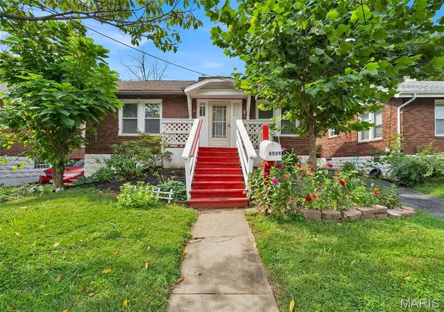 Photo 1 of Sale Pending at 8904 Olden Ave, Saint Louis, MO 63114 | MLS# MIS26033666 | Listing updated on 2026-08-23
