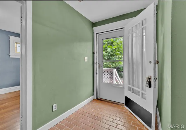 Photo 3 of Sale Pending at 8904 Olden Ave, Saint Louis, MO 63114 | MLS# MIS26033666 | Listing updated on 2026-08-23