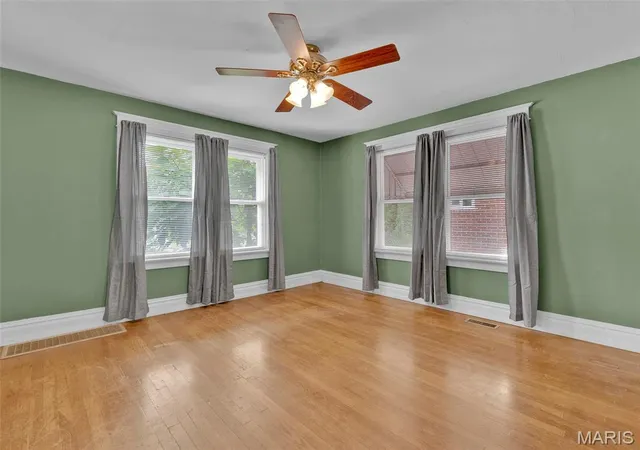 Photo 4 of Sale Pending at 8904 Olden Ave, Saint Louis, MO 63114 | MLS# MIS26033666 | Listing updated on 2026-08-23