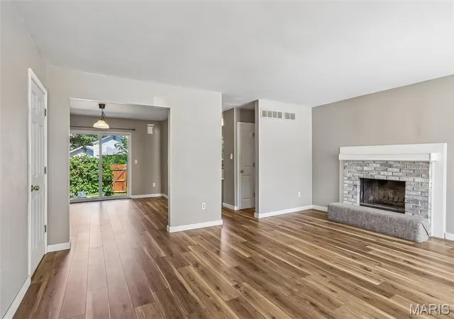 3rd image of 8 Coach Ct, Saint Peters, MO 63376 | MLS# MIS26033670