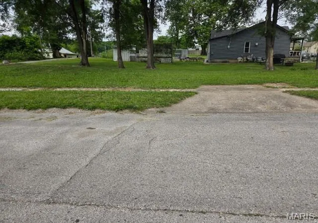 Homes for sale in Hannibal, MO | 407 S Griffith St, Hannibal, MO 63401 | MLS# MIS26033679