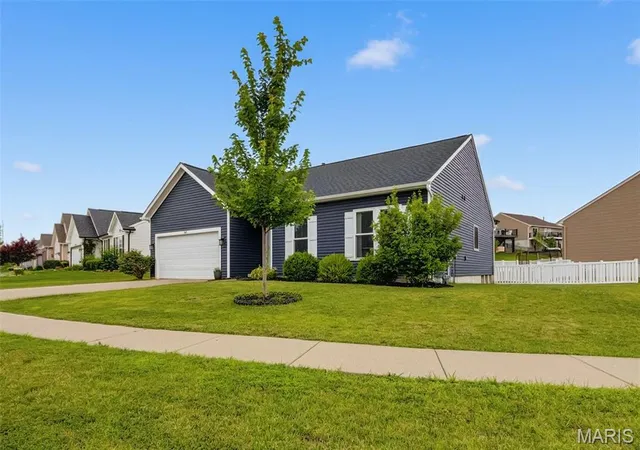 Homes for sale in Wentzville, MO | 545 Crystal Stream Dr, Wentzville, MO 63385 | MLS# MIS26033711