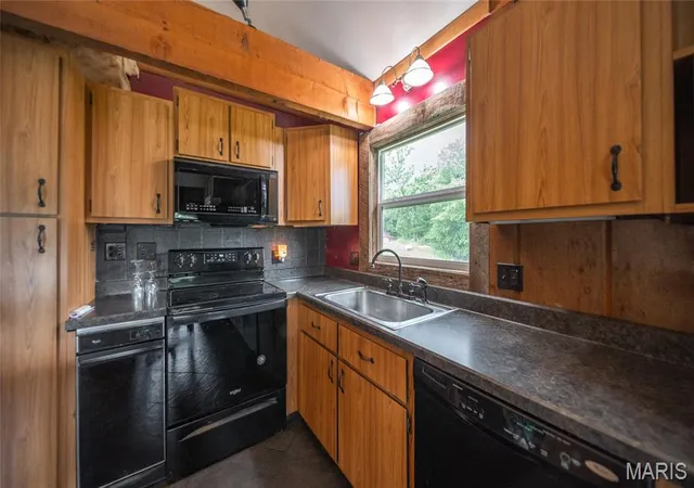Homes for sale in Steelville, MO | 98 Whispering Pines Ln, Steelville, MO 65565 | MLS# MIS26033718
