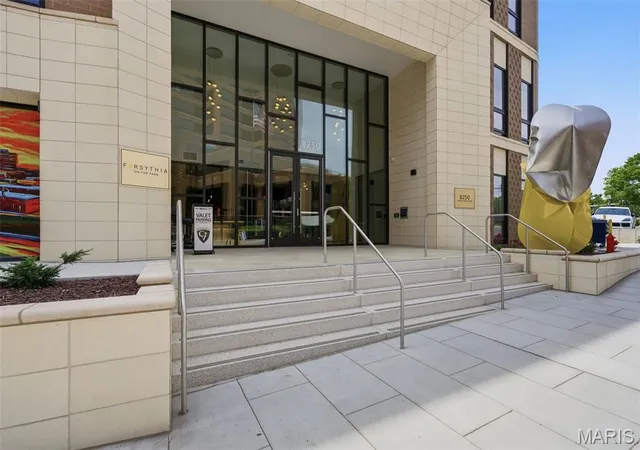 Photo 1 of Condo for sale at 8250 Forsyth Blvd #302, Saint Louis, MO 63105 | MLS# MIS26033722 | Listing updated on 2026-07-06