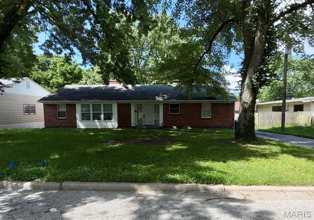 Photo 3 of Single family home for sale at 107 Habecking Dr, Saint Louis, MO 63137 | MLS# MIS26033728 | Listing updated on 2026-10-06