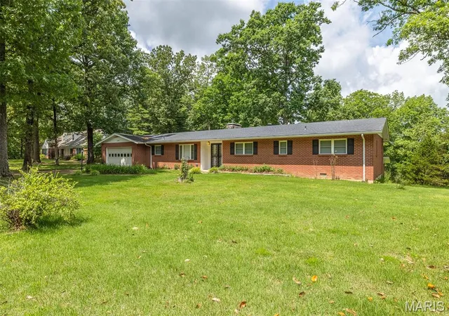 3rd image of 1305 Lurlyn Rd, Poplar Bluff, MO 63901 | MLS# MIS26033751